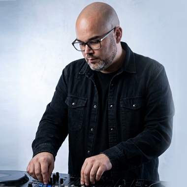 DJ CAMBRO